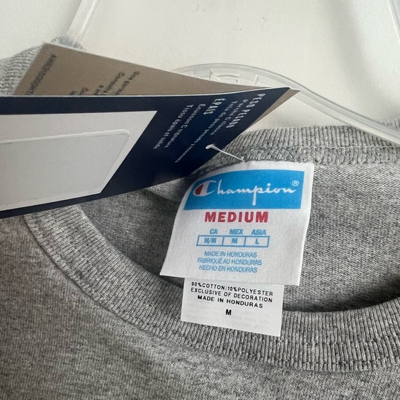 💥 NWT Champion small logo t-shirt in gray💥 - Picture 7 of 7